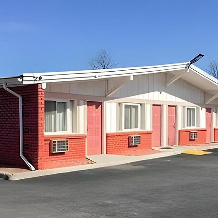 Travelodge By Wyndham Bay Shore Long Island المظهر الخارجي الصورة