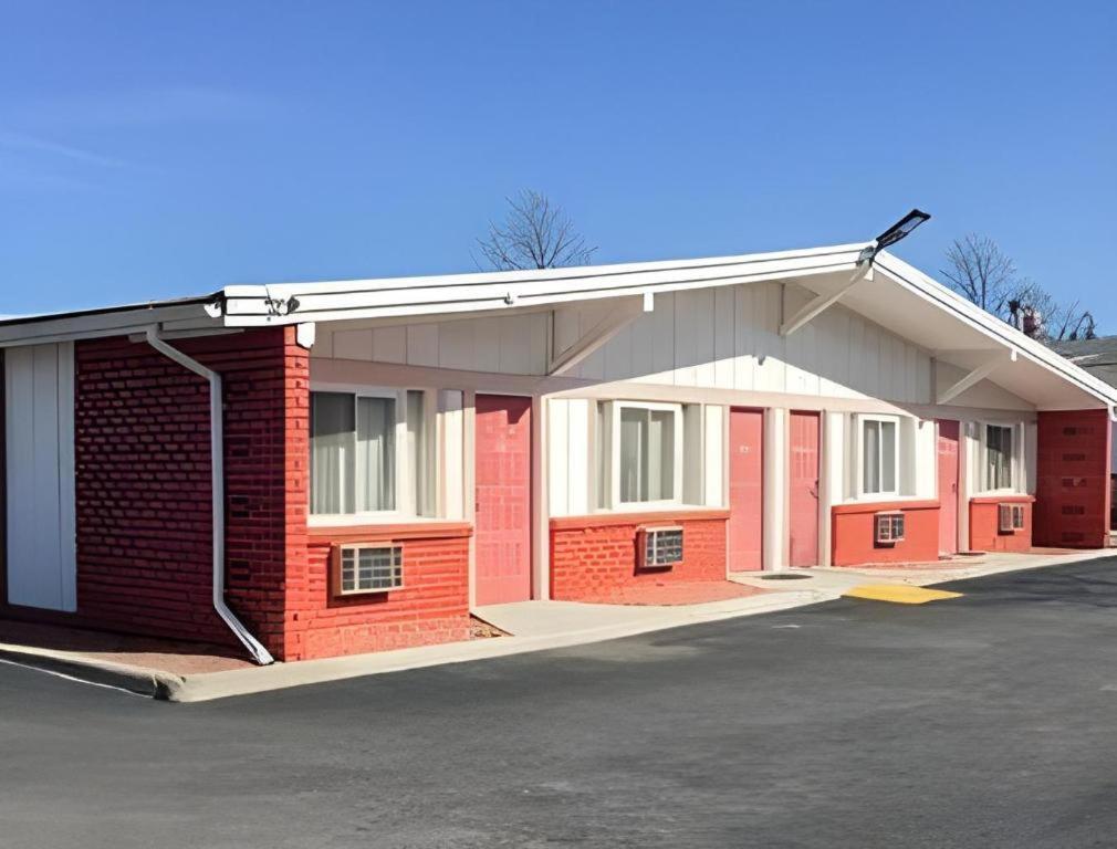 Travelodge By Wyndham Bay Shore Long Island المظهر الخارجي الصورة