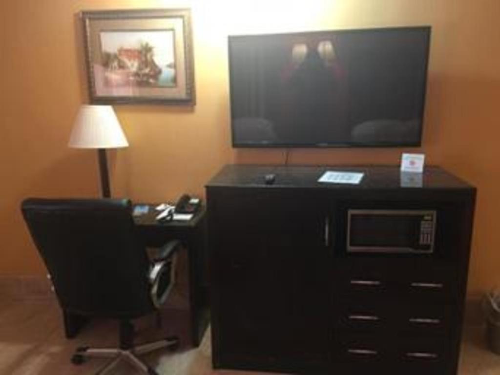 Travelodge By Wyndham Bay Shore Long Island المظهر الخارجي الصورة