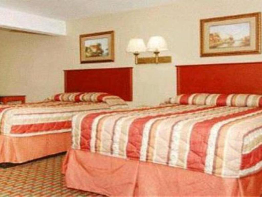 Travelodge By Wyndham Bay Shore Long Island المظهر الخارجي الصورة