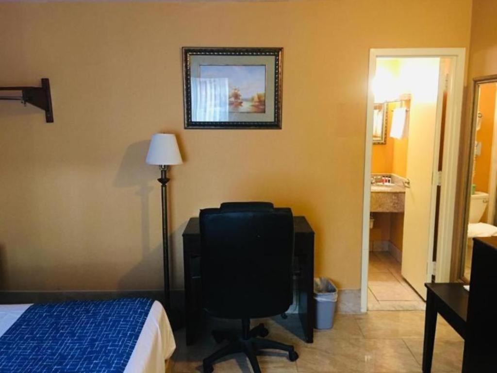 Travelodge By Wyndham Bay Shore Long Island المظهر الخارجي الصورة